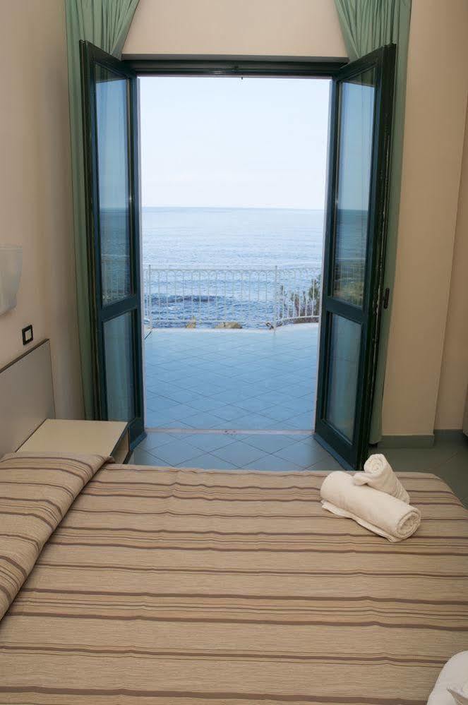L'Approdo Di Angelino Hotel Pizzolungo Luaran gambar